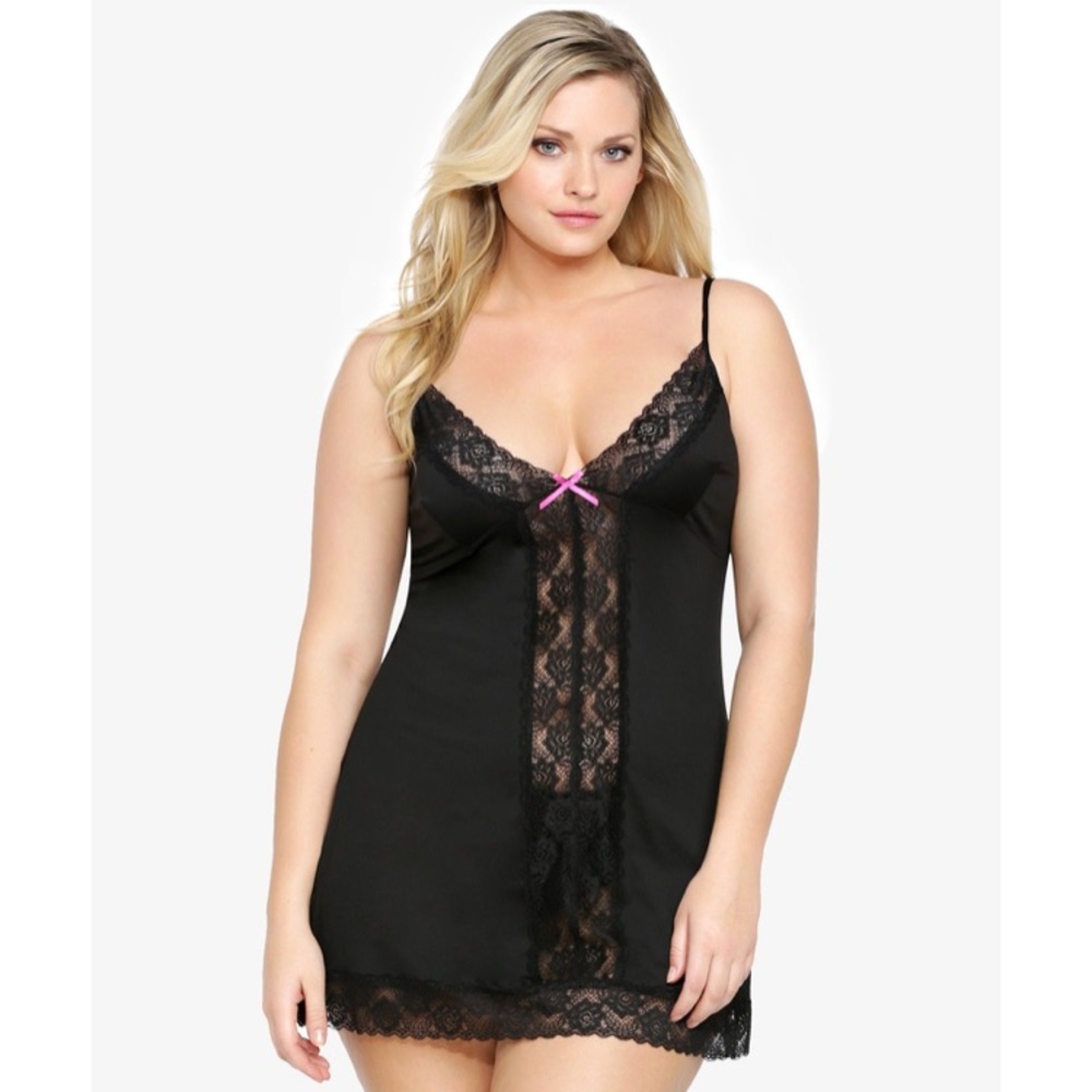 LIKE NEW Torrid black lace nightgown chemise slip